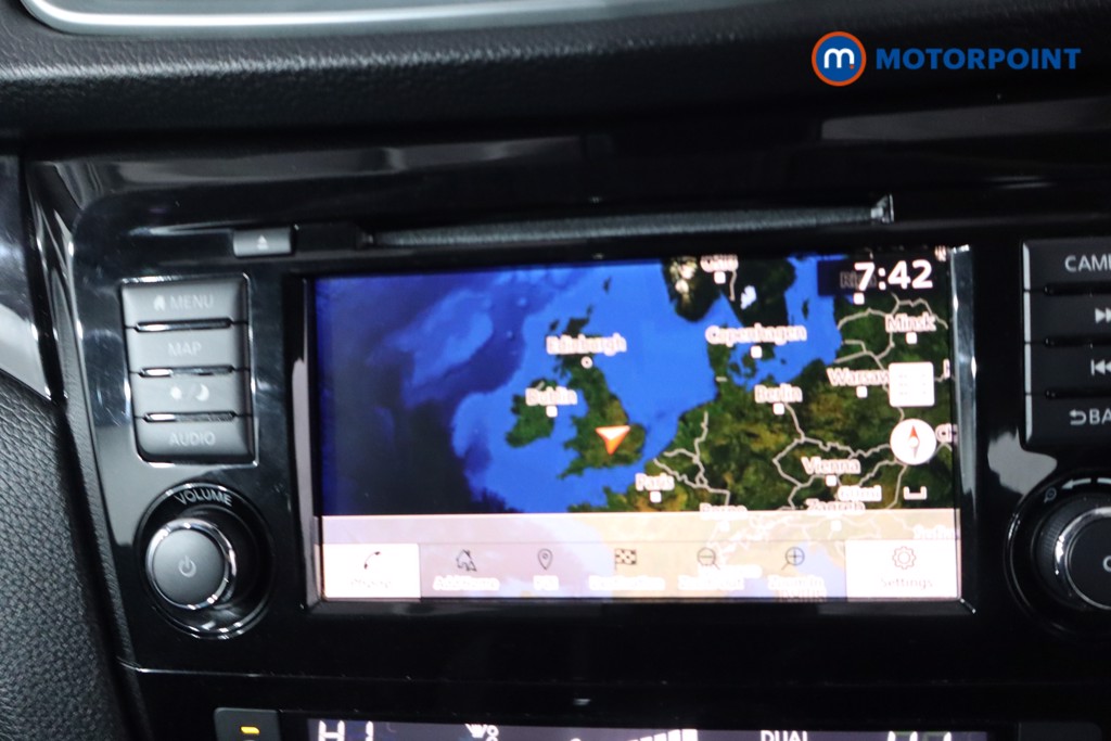 Nissan Qashqai Acenta Premium Manual Petrol SUV - Stock Number (1621216) - 2nd supplementary image