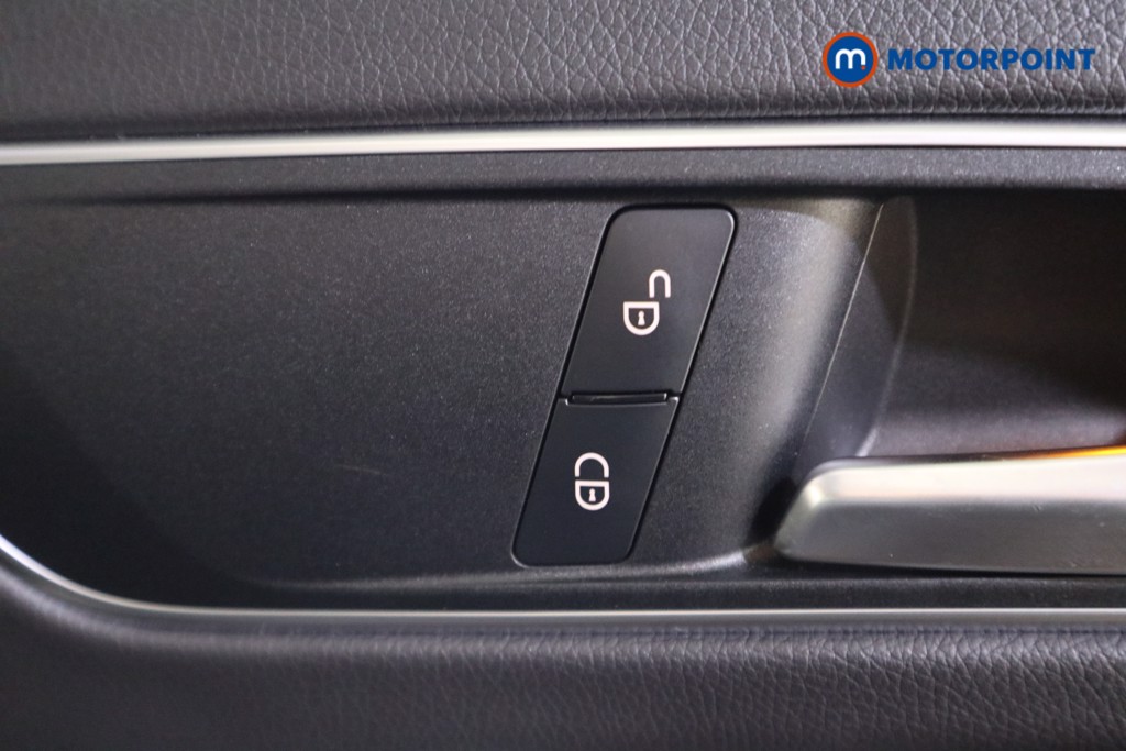 Mercedes-Benz GLA Amg Line Automatic Petrol SUV - Stock Number (1621275) - 15th supplementary image