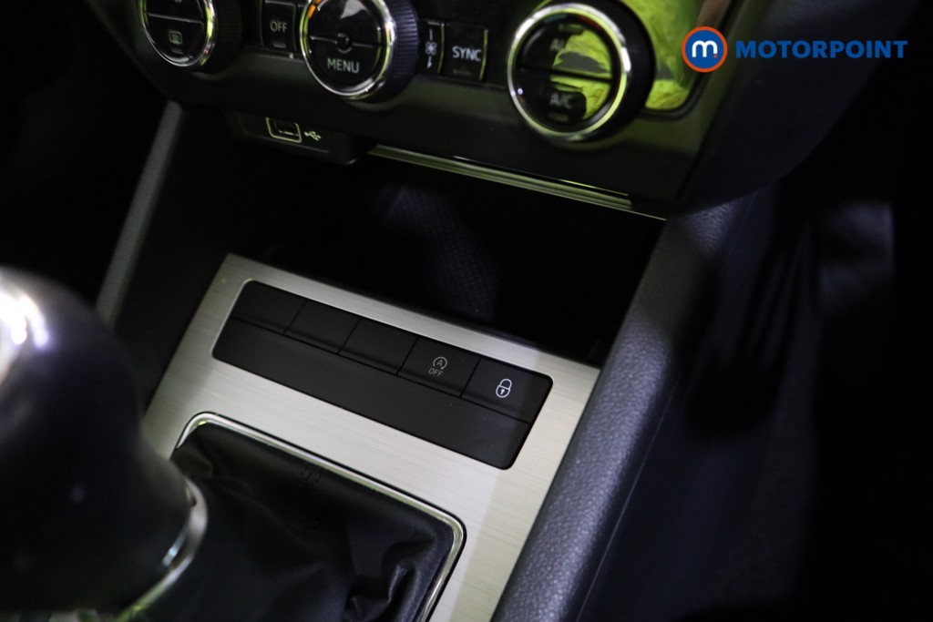 Skoda Octavia SE Manual Petrol Hatchback - Stock Number (1621527) - 9th supplementary image