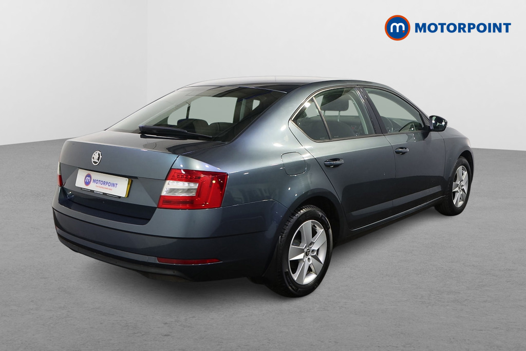 Skoda Octavia SE Manual Petrol Hatchback - Stock Number (1621527) - Drivers side rear corner