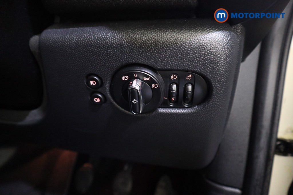 Mini Hatchback ONE Manual Petrol Hatchback - Stock Number (1621934) - 12th supplementary image