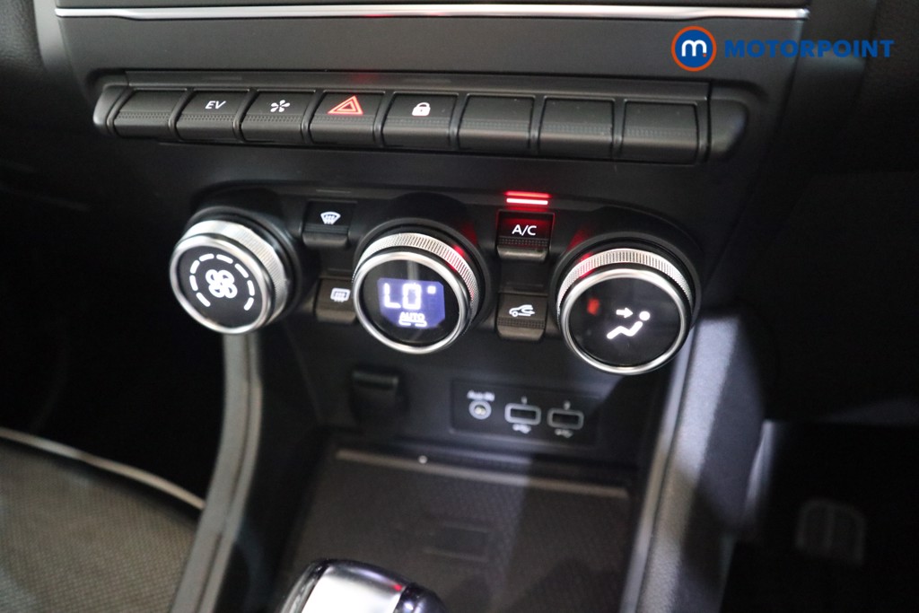 Renault Captur Se Edition Automatic Petrol-Electric Hybrid SUV - Stock Number (1622025) - 8th supplementary image