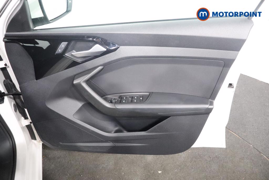 Audi A1 Technik Manual Petrol Hatchback - Stock Number (1622680) - 9th supplementary image