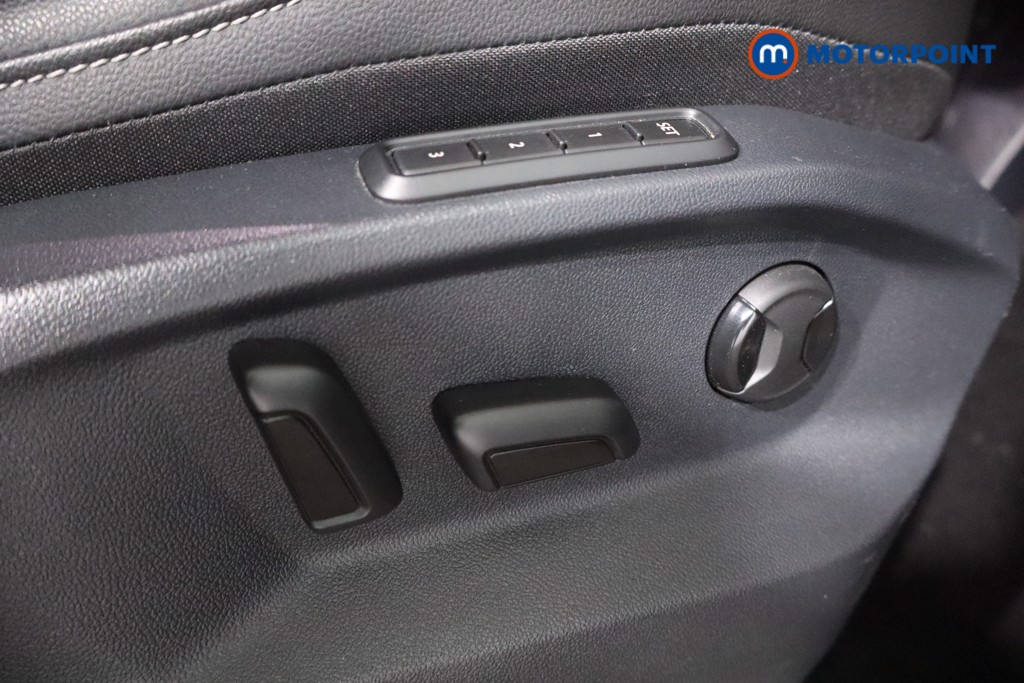 Volkswagen Tiguan R-Line Automatic Diesel SUV - Stock Number (1622786) - 30th supplementary image