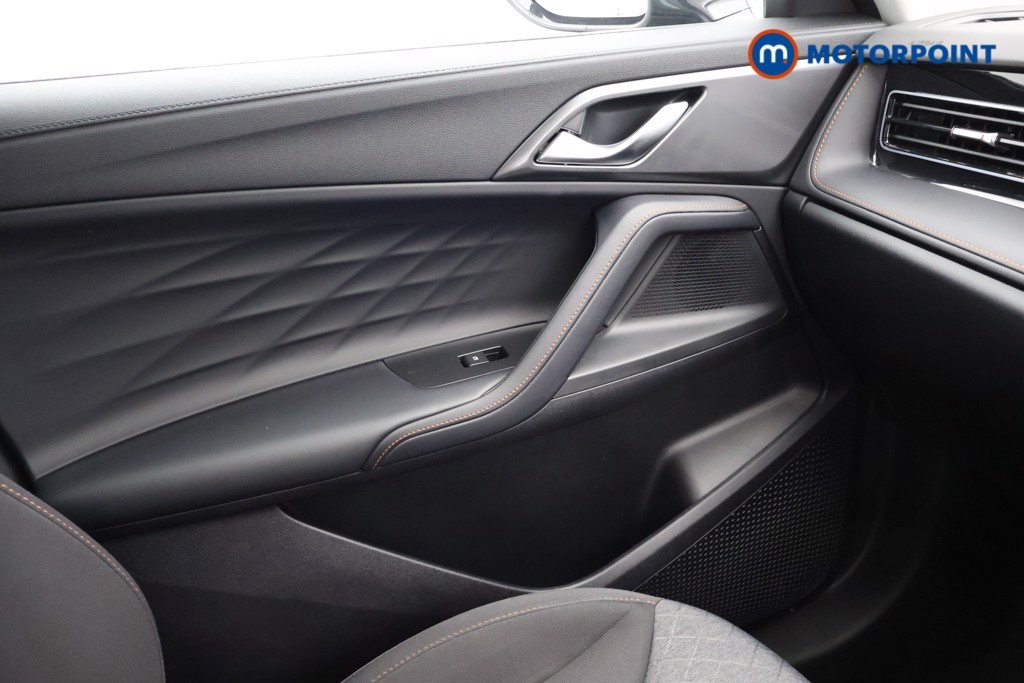 Mg Motor Uk HS SE Automatic Petrol-Electric Hybrid SUV - Stock Number (1622992) - 10th supplementary image