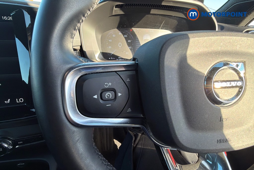 Volvo Xc40 R Design Pro Automatic Petrol SUV - Stock Number (1623335) - 3rd supplementary image