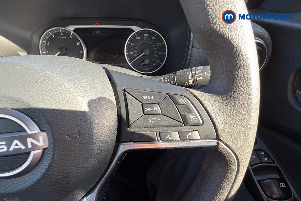 Nissan Juke Acenta Premium Manual Petrol SUV - Stock Number (1623770) - 4th supplementary image