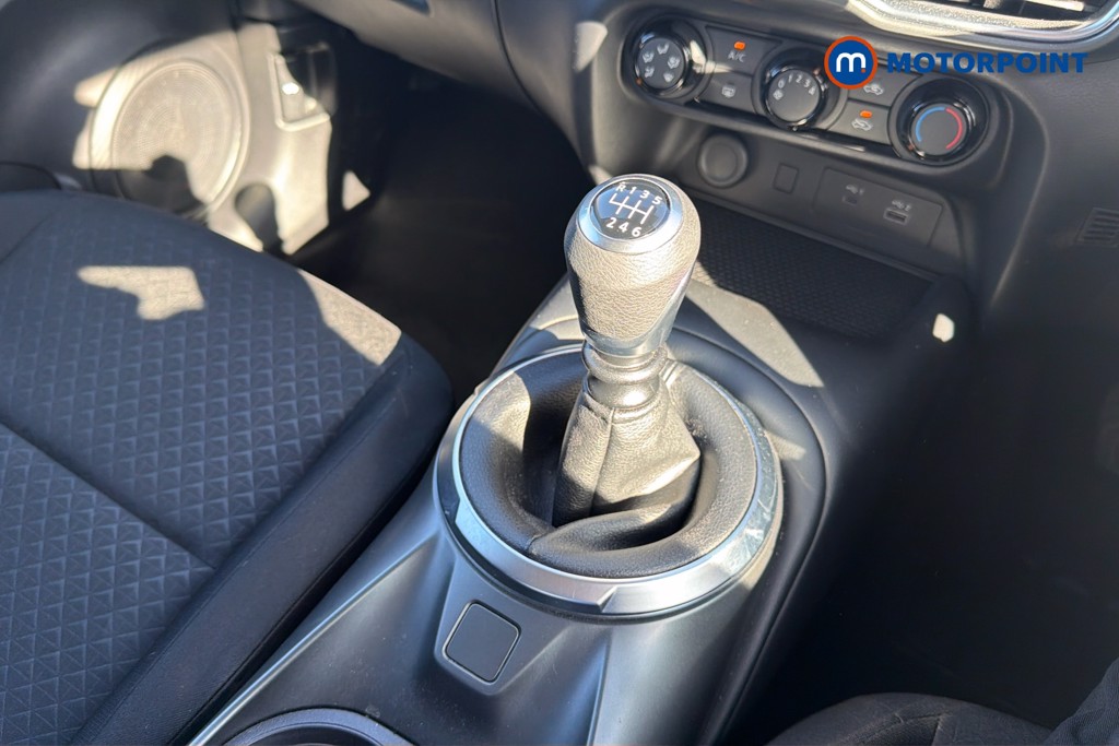 Nissan Juke Acenta Premium Manual Petrol SUV - Stock Number (1623770) - 15th supplementary image