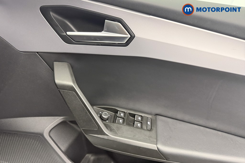 Seat Leon FR Manual Petrol Hatchback - Stock Number (1623894) - 9th supplementary image