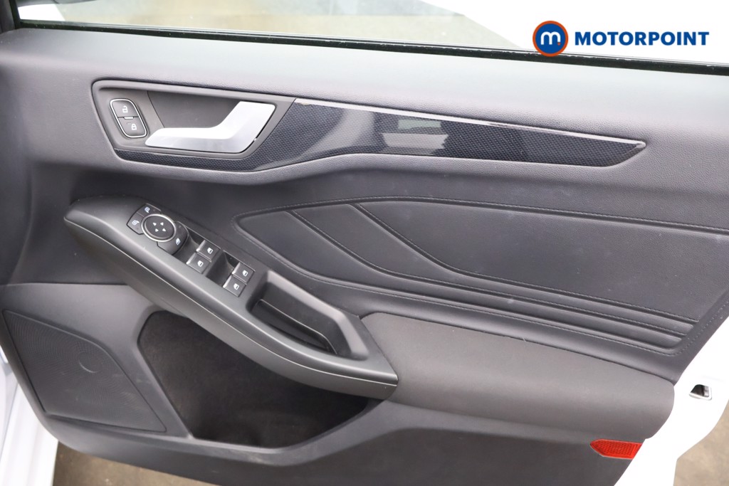 Ford Focus St-Line Manual Petrol Hatchback - Stock Number (1623950) - 11th supplementary image