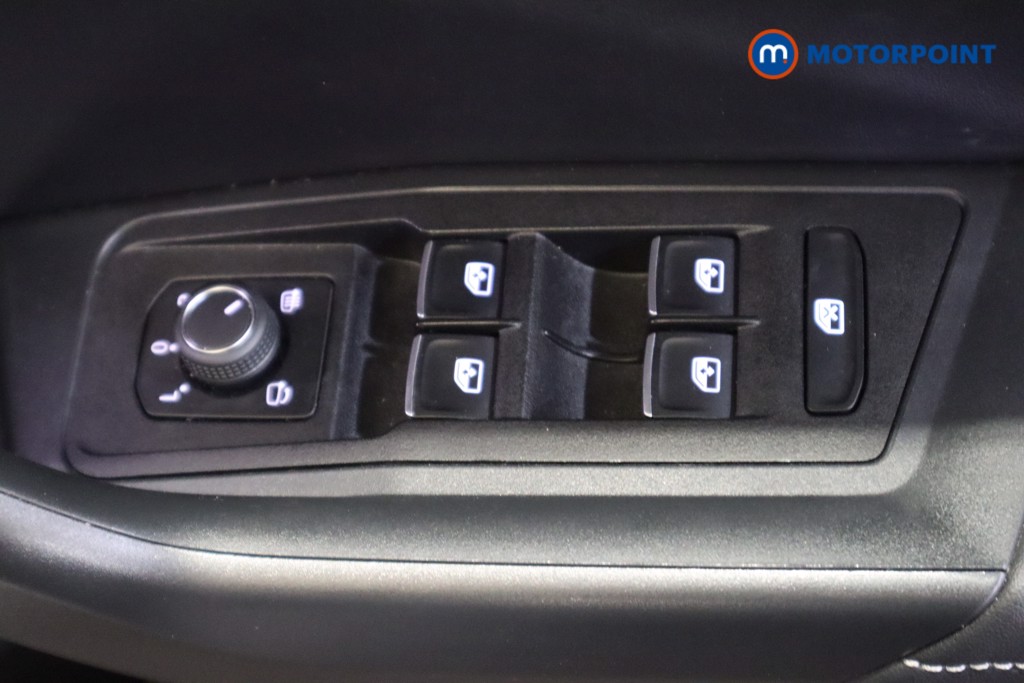 Volkswagen T-Roc R-Line Manual Petrol SUV - Stock Number (1624035) - 14th supplementary image