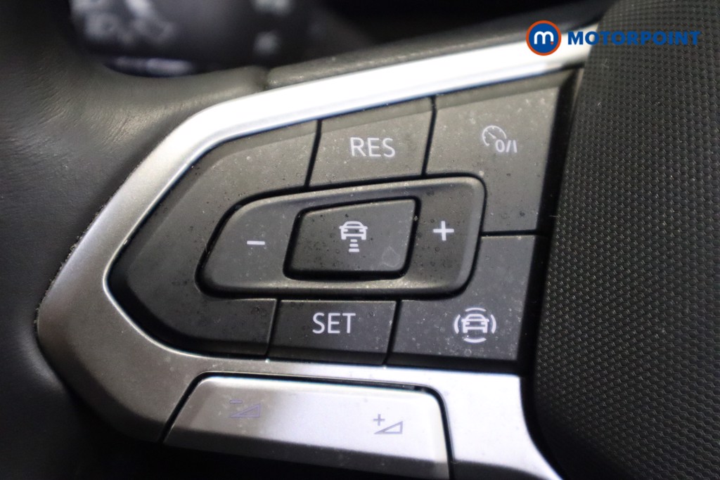 Volkswagen T-Roc R-Line Manual Petrol SUV - Stock Number (1624035) - 17th supplementary image