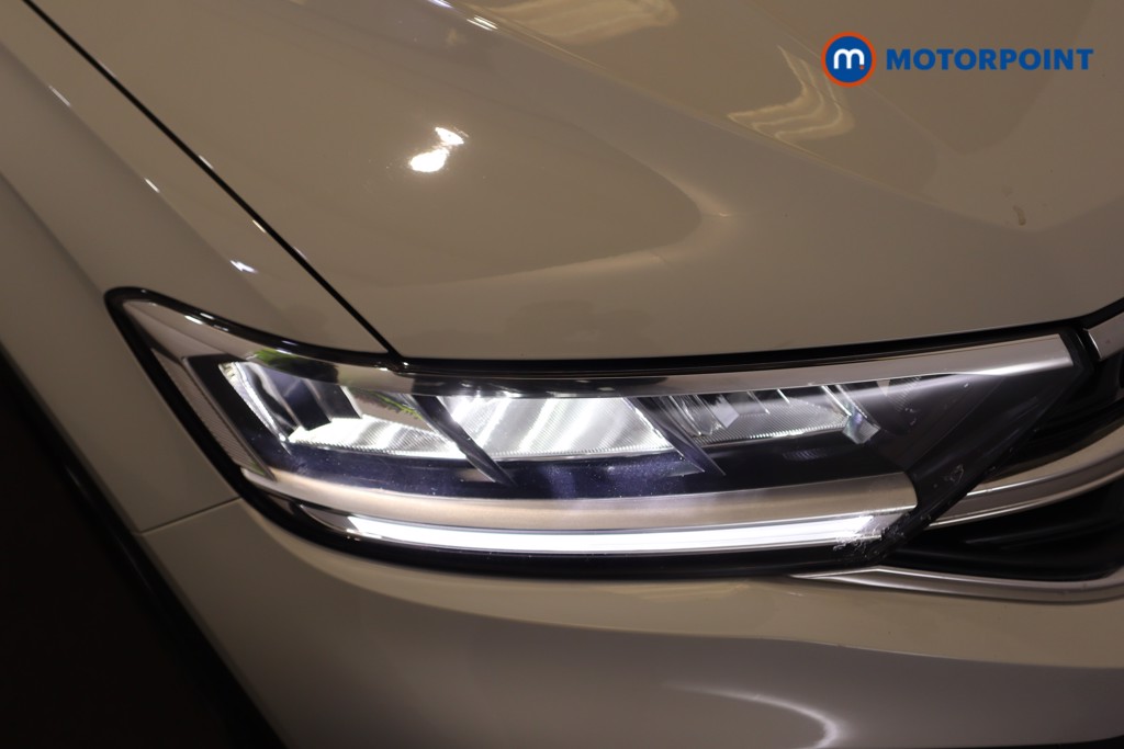 Volkswagen T-Roc R-Line Manual Petrol SUV - Stock Number (1624035) - 33rd supplementary image
