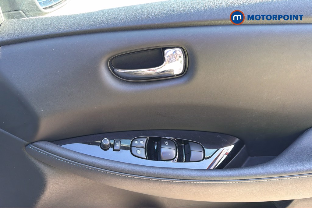 Nissan Leaf N-Connecta Automatic Electric Hatchback - Stock Number (1624058) - 20th supplementary image