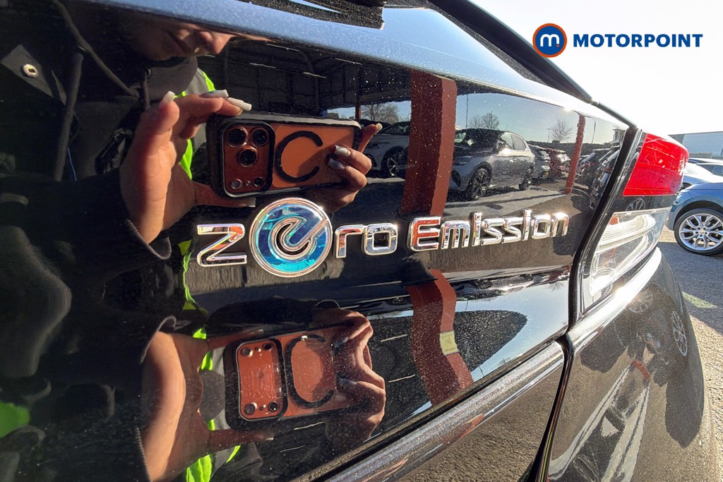 Nissan Leaf N-Connecta Automatic Electric Hatchback - Stock Number (1624058) - 37th supplementary image