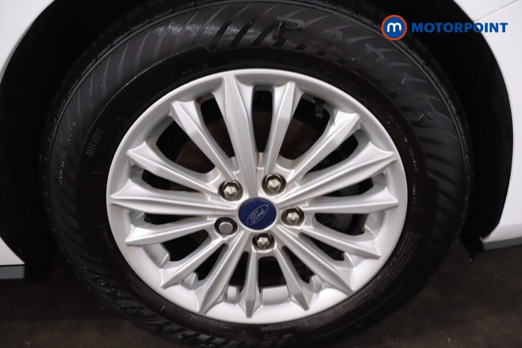 Ford Focus Titanium Manual Petrol Hatchback - Stock Number (1624406) - 10th supplementary image