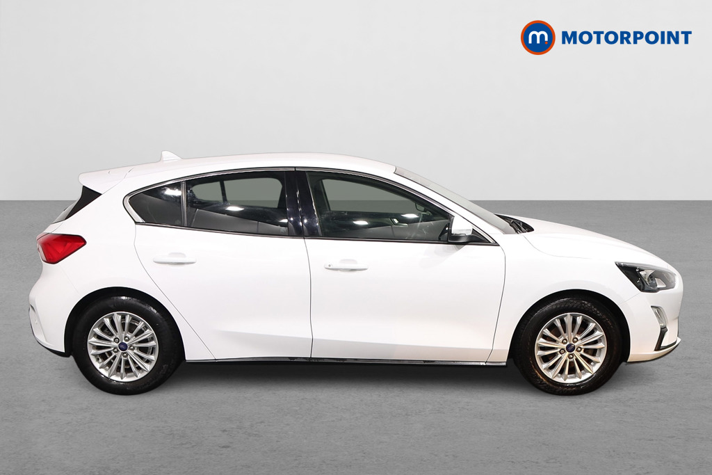 Ford Focus Titanium Manual Petrol Hatchback - Stock Number (1624406) - Drivers side