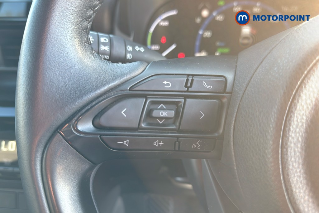 Toyota Yaris Cross Design Automatic Petrol-Electric Hybrid Estate - Stock Number (1625040) - 3rd supplementary image