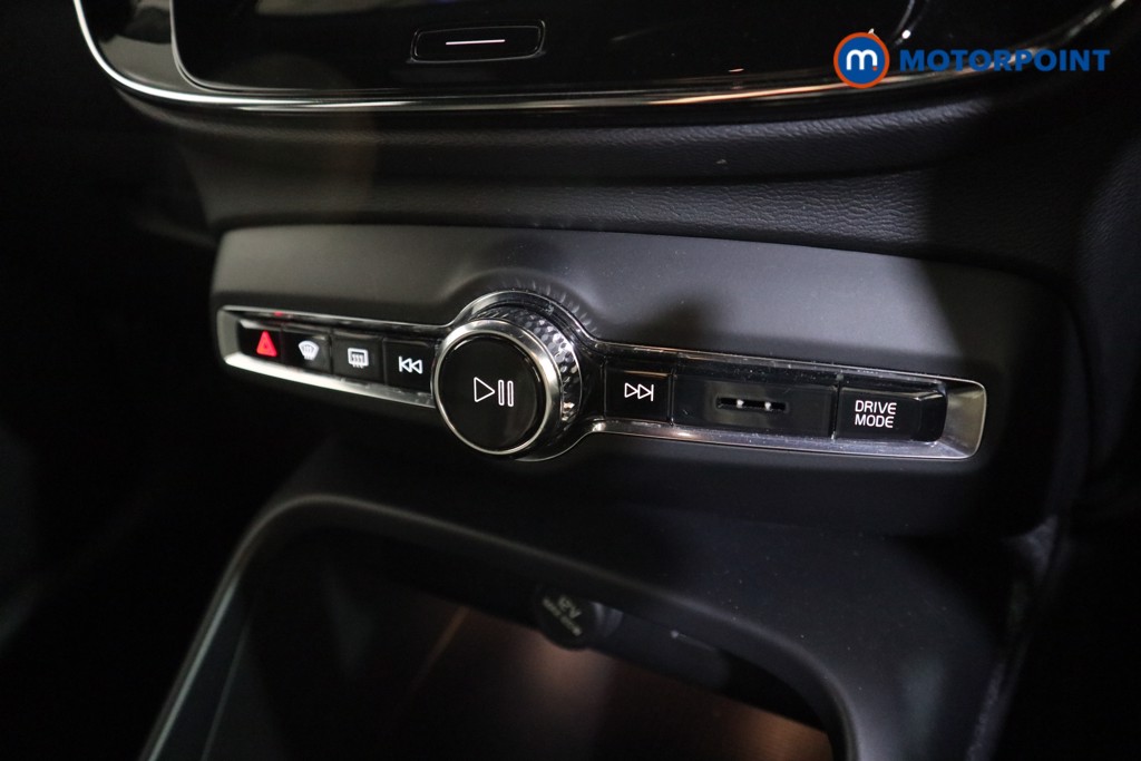 Volvo Xc40 R Design Automatic Petrol SUV - Stock Number (1625528) - 8th supplementary image