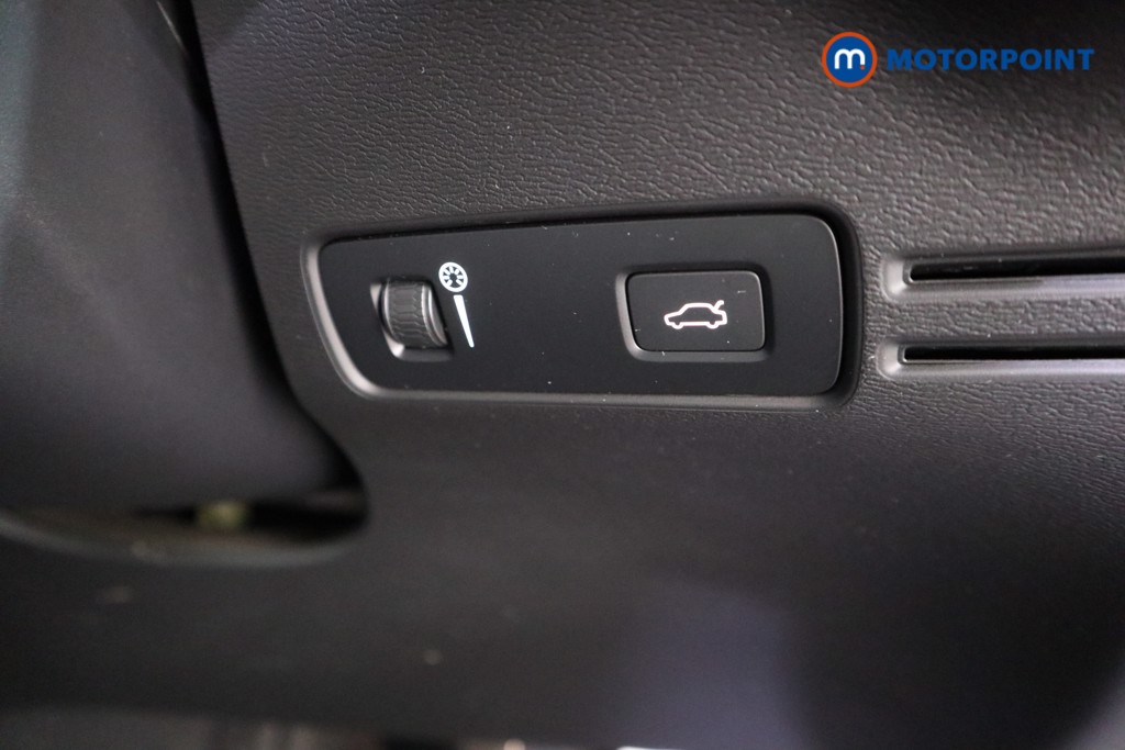 Volvo Xc40 R Design Automatic Petrol SUV - Stock Number (1625528) - 13th supplementary image