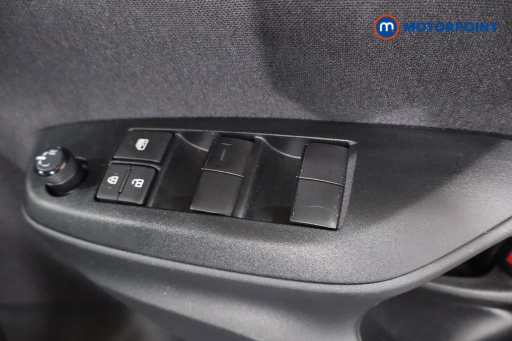 Toyota Yaris Design Automatic Petrol-Electric Hybrid Hatchback - Stock Number (1626524) - 11th supplementary image