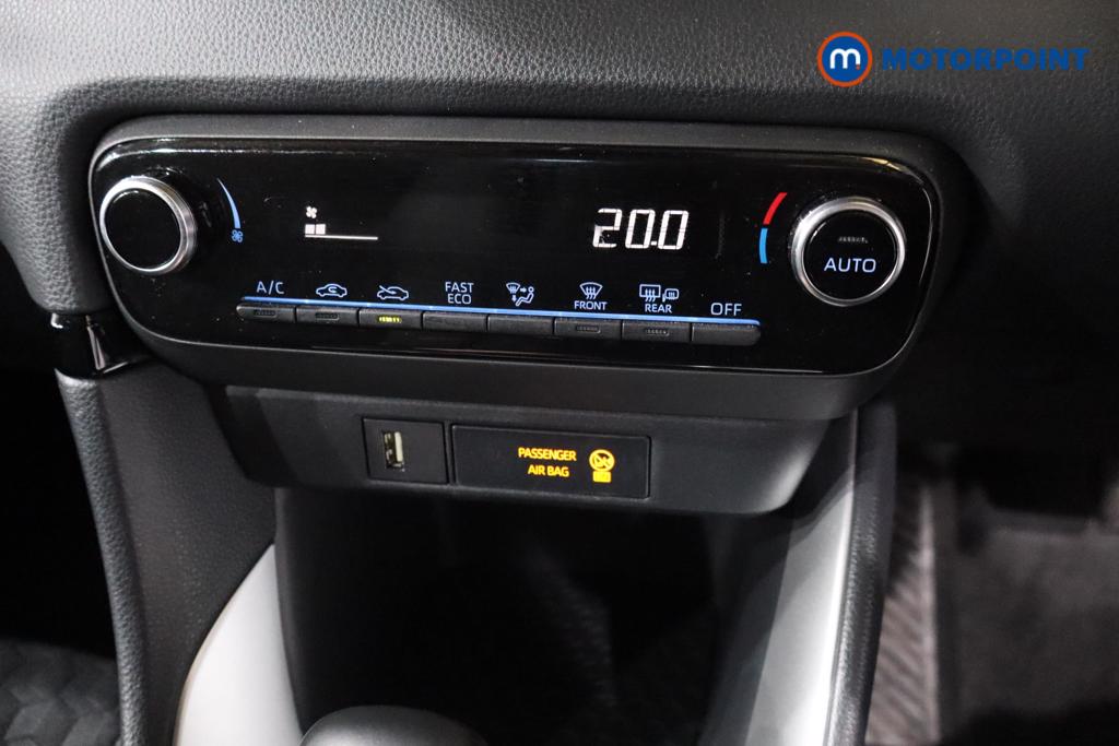 Toyota Yaris Design Automatic Petrol-Electric Hybrid Hatchback - Stock Number (1626524) - 19th supplementary image