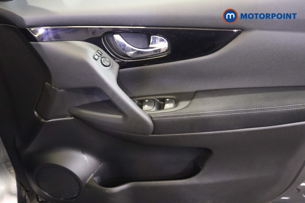 Nissan Qashqai Acenta Premium Automatic Petrol SUV - Stock Number (1612536) - 13th supplementary image