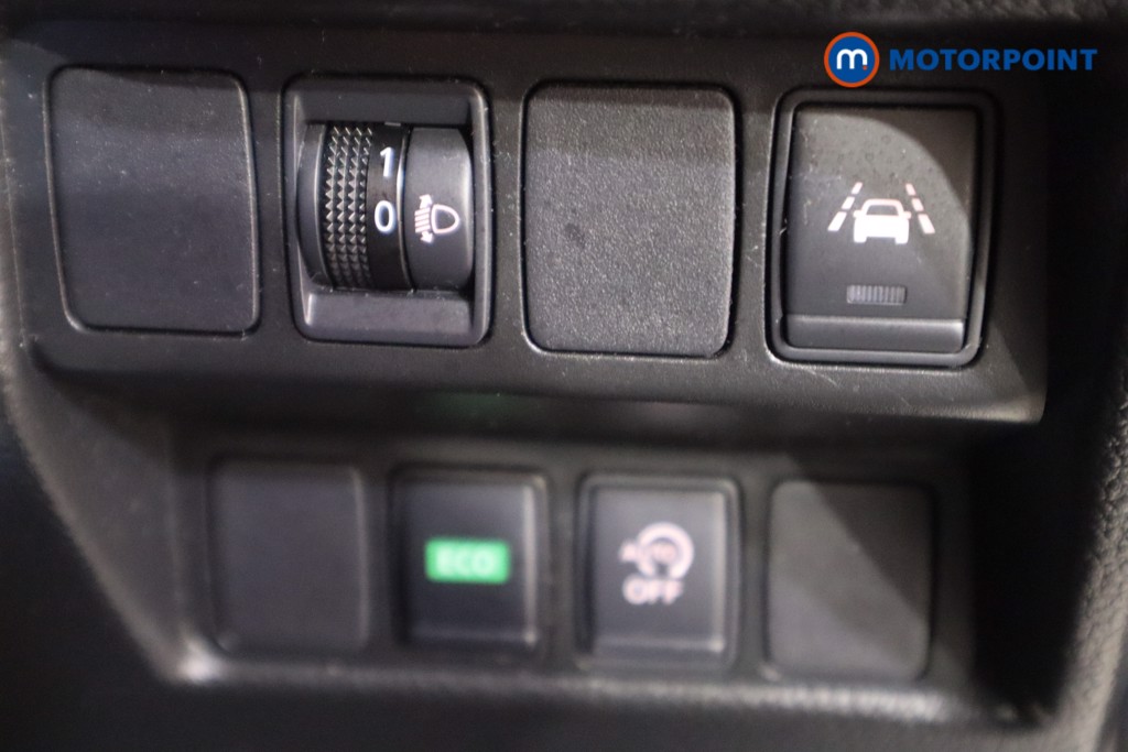 Nissan Qashqai Acenta Premium Automatic Petrol SUV - Stock Number (1612536) - 18th supplementary image