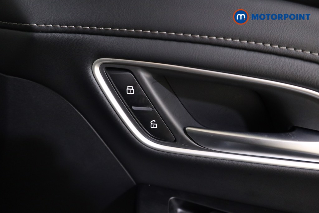 Mg Motor Uk ZS Trophy Automatic Petrol-Electric Hybrid SUV - Stock Number (1616881) - 13th supplementary image