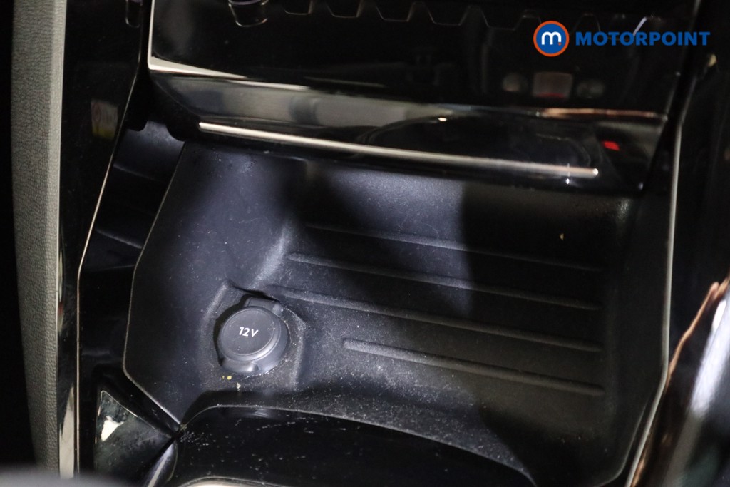 Peugeot 2008 Allure Premium-Plus Manual Petrol SUV - Stock Number (1617712) - 9th supplementary image
