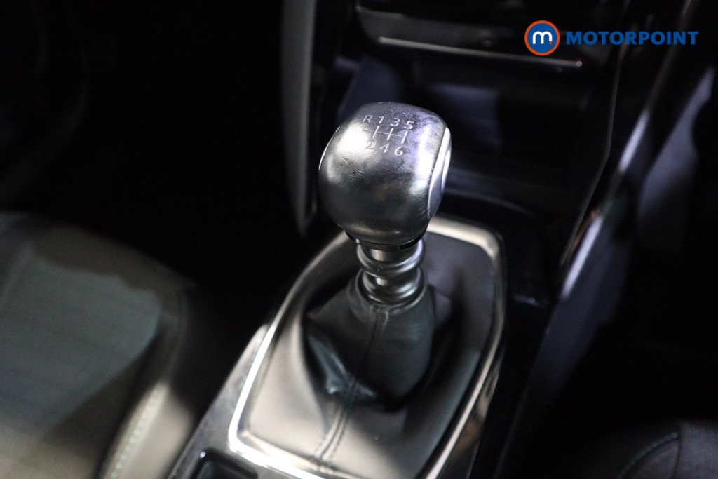 Peugeot 2008 Allure Premium-Plus Manual Petrol SUV - Stock Number (1617712) - 11th supplementary image