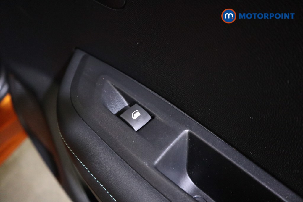 Peugeot 2008 Allure Premium-Plus Manual Petrol SUV - Stock Number (1617712) - 18th supplementary image