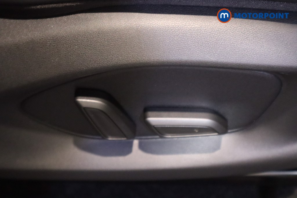 Mg Motor Uk ZS Trophy Automatic Petrol-Electric Hybrid SUV - Stock Number (1618127) - 16th supplementary image