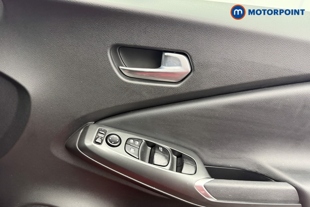 Nissan Juke Acenta Premium Manual Petrol SUV - Stock Number (1618529) - 8th supplementary image