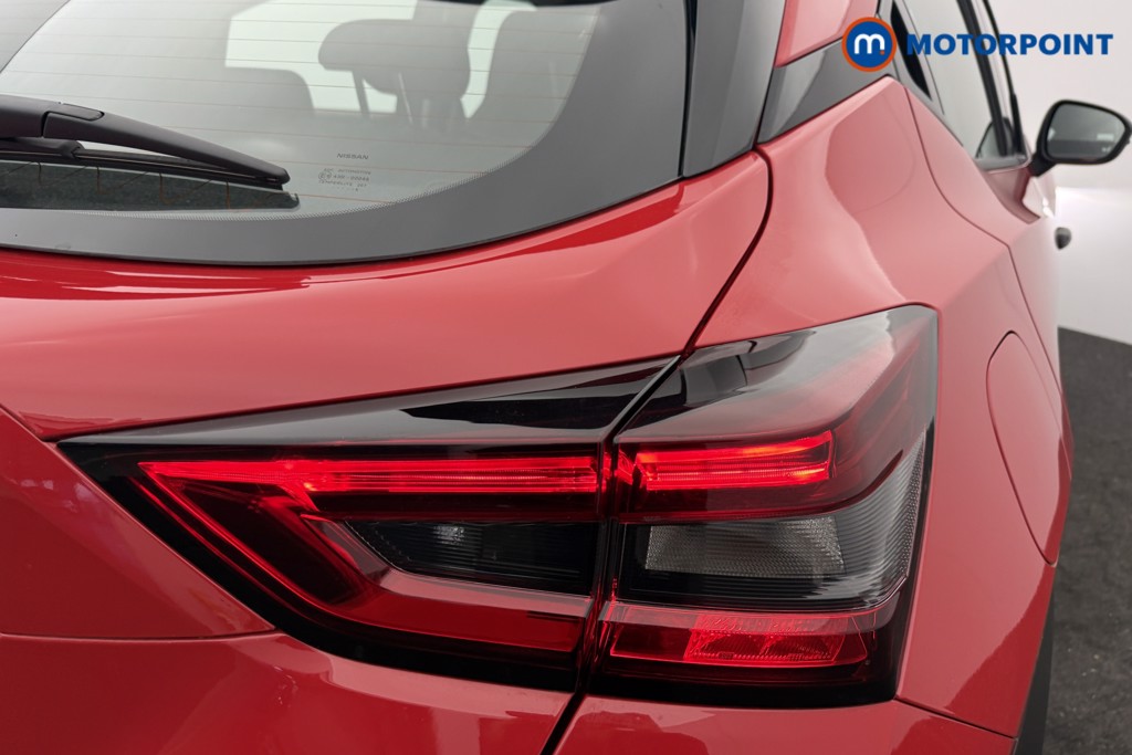 Nissan Juke Acenta Premium Manual Petrol SUV - Stock Number (1618529) - 15th supplementary image