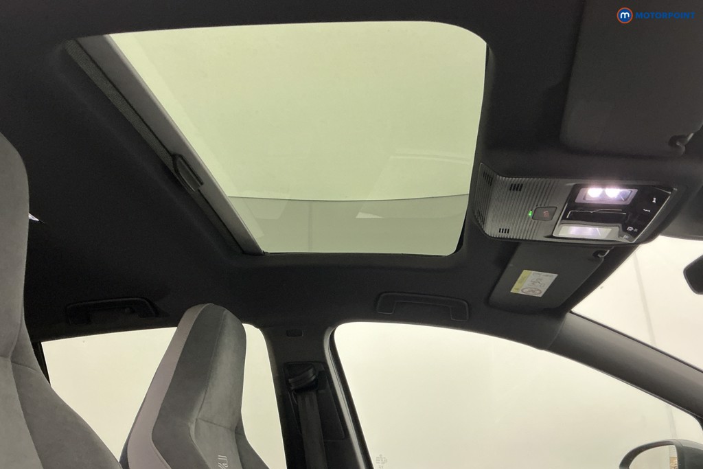 Volkswagen Golf R-Line Automatic Diesel Hatchback - Stock Number (1619549) - 16th supplementary image