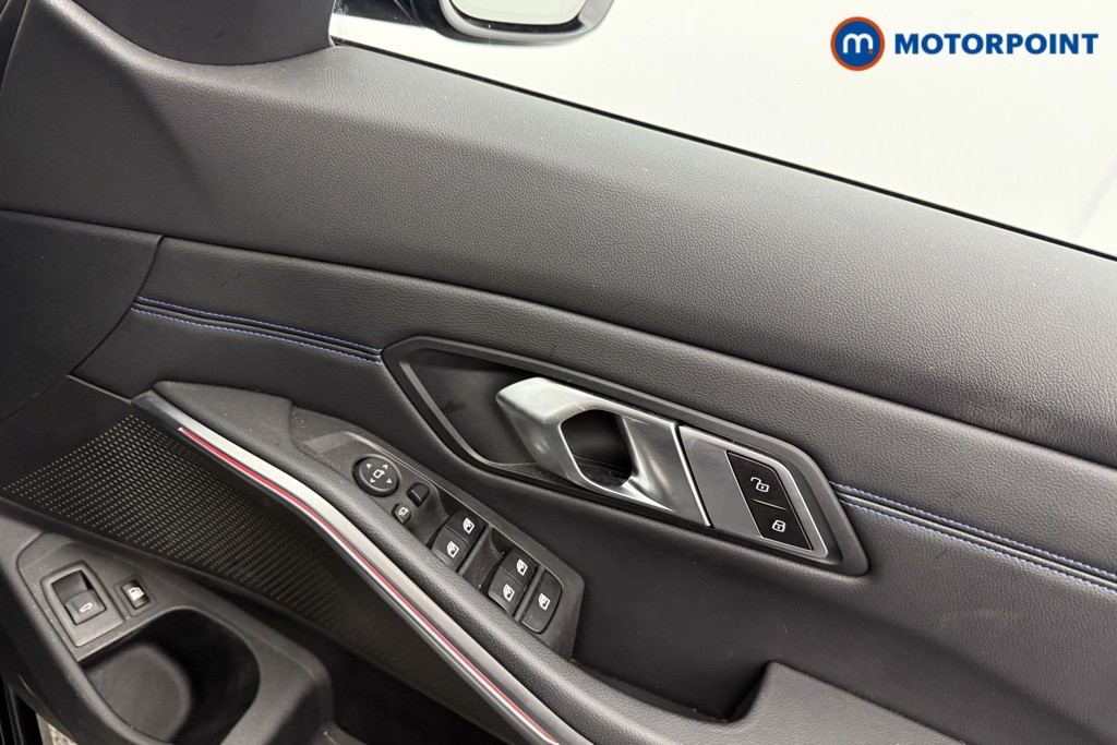 BMW 3 Series M Sport Automatic Petrol Plug-In Hybrid Estate - Stock Number (1619673) - 9th supplementary image