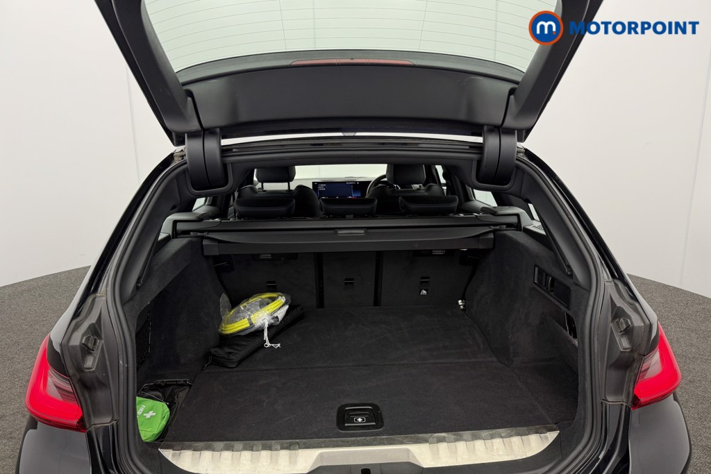 BMW 3 Series M Sport Automatic Petrol Plug-In Hybrid Estate - Stock Number (1619673) - 12th supplementary image