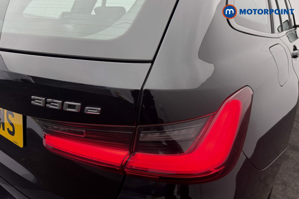 BMW 3 Series M Sport Automatic Petrol Plug-In Hybrid Estate - Stock Number (1619673) - 17th supplementary image