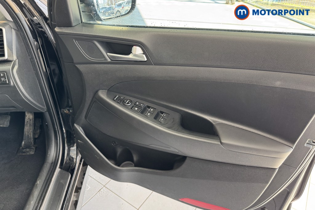 Hyundai Tucson Se Nav Manual Petrol SUV - Stock Number (1620003) - 7th supplementary image