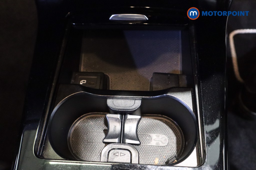 Mercedes-Benz A Class Amg Line Automatic Petrol Hatchback - Stock Number (1620335) - 24th supplementary image