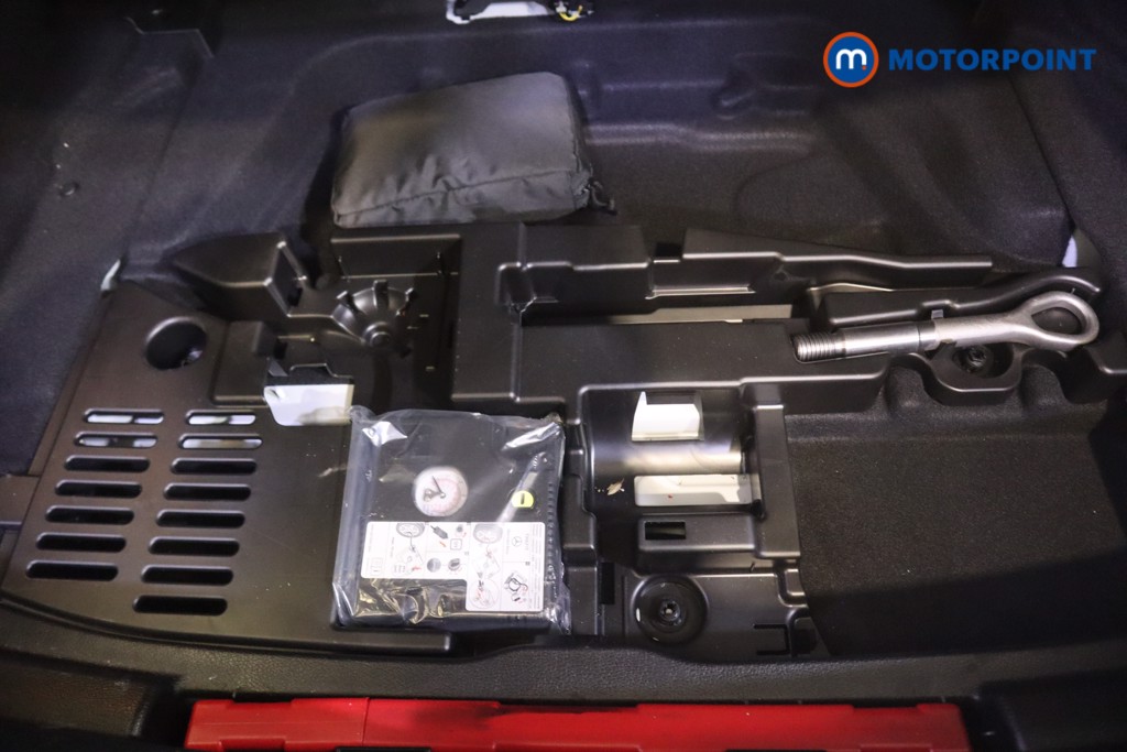 Mercedes-Benz A Class Amg Line Automatic Petrol Hatchback - Stock Number (1620335) - 29th supplementary image