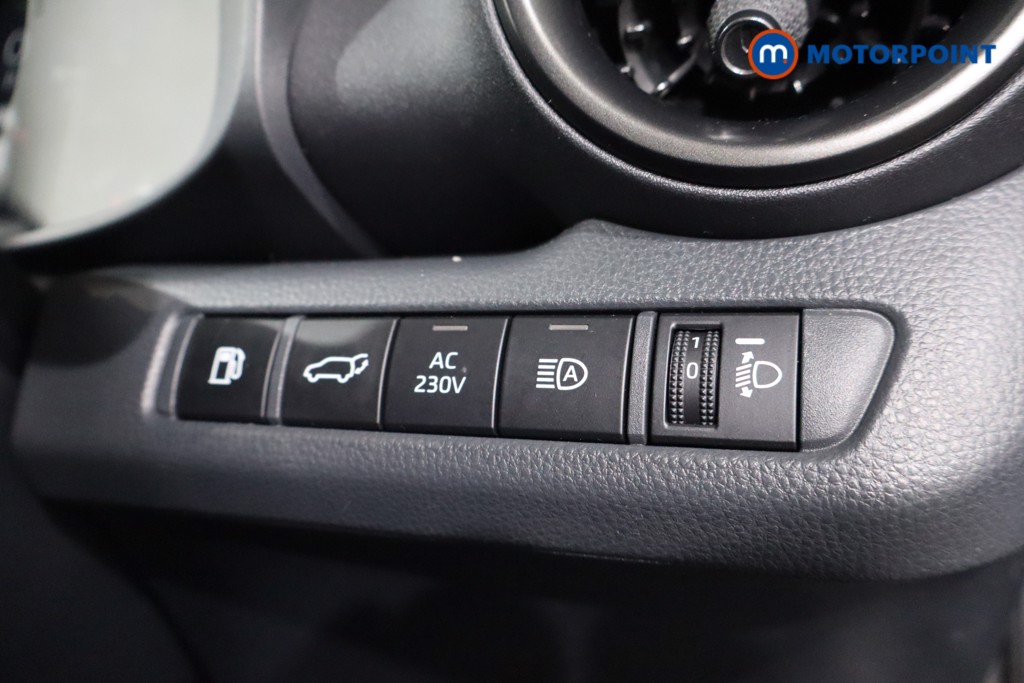Toyota C-Hr Design Automatic Petrol Plug-In Hybrid SUV - Stock Number (1621627) - 17th supplementary image