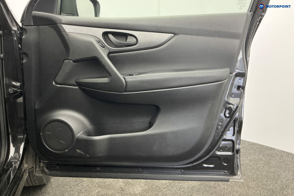 Nissan Qashqai Visia Manual Petrol SUV - Stock Number (1621943) - 27th supplementary image
