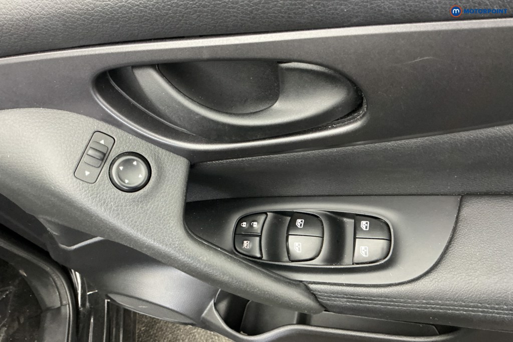 Nissan Qashqai Visia Manual Petrol SUV - Stock Number (1621943) - 28th supplementary image