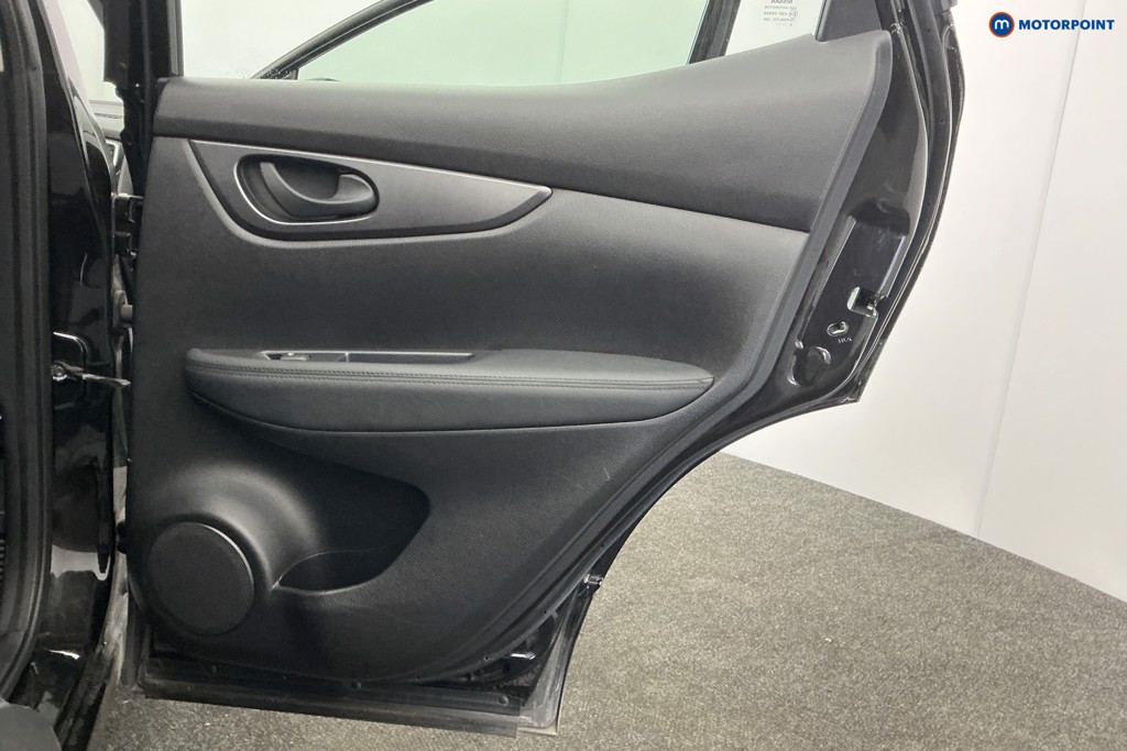 Nissan Qashqai Visia Manual Petrol SUV - Stock Number (1621943) - 29th supplementary image