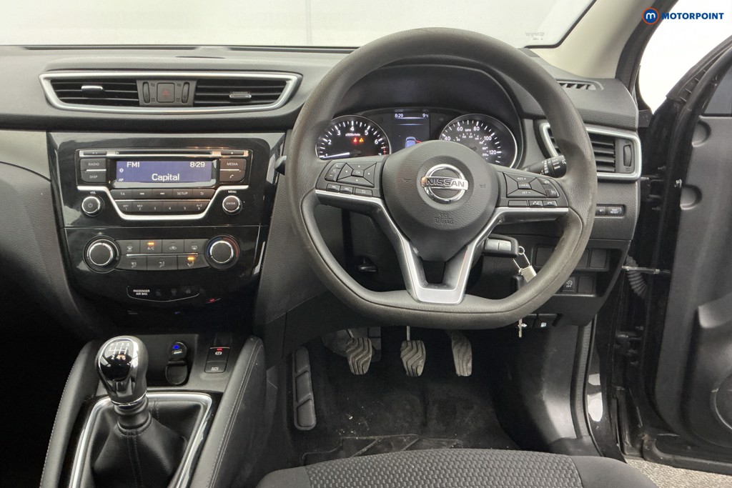 Nissan Qashqai Visia Manual Petrol SUV - Stock Number (1621943) - 1st supplementary image