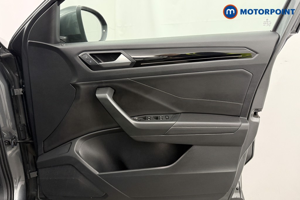 Volkswagen T-Roc R-Line Automatic Petrol SUV - Stock Number (1622848) - 17th supplementary image