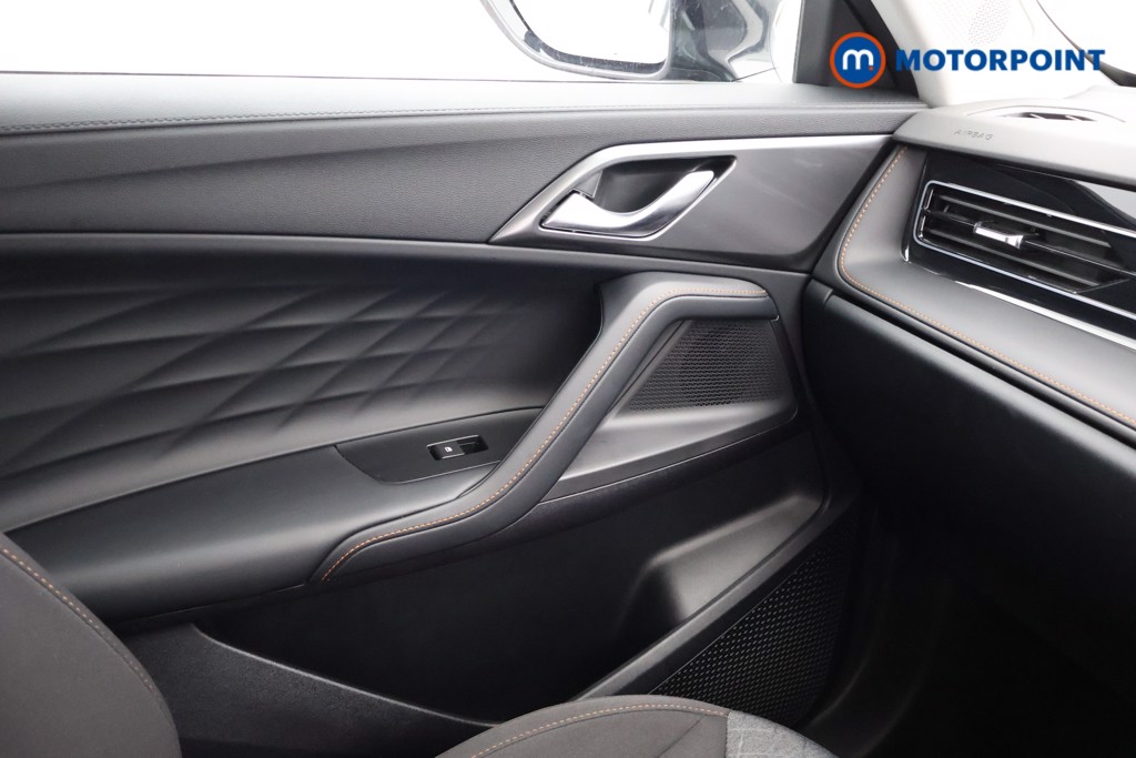 Mg Motor Uk HS SE Automatic Petrol-Electric Hybrid SUV - Stock Number (1623063) - 9th supplementary image