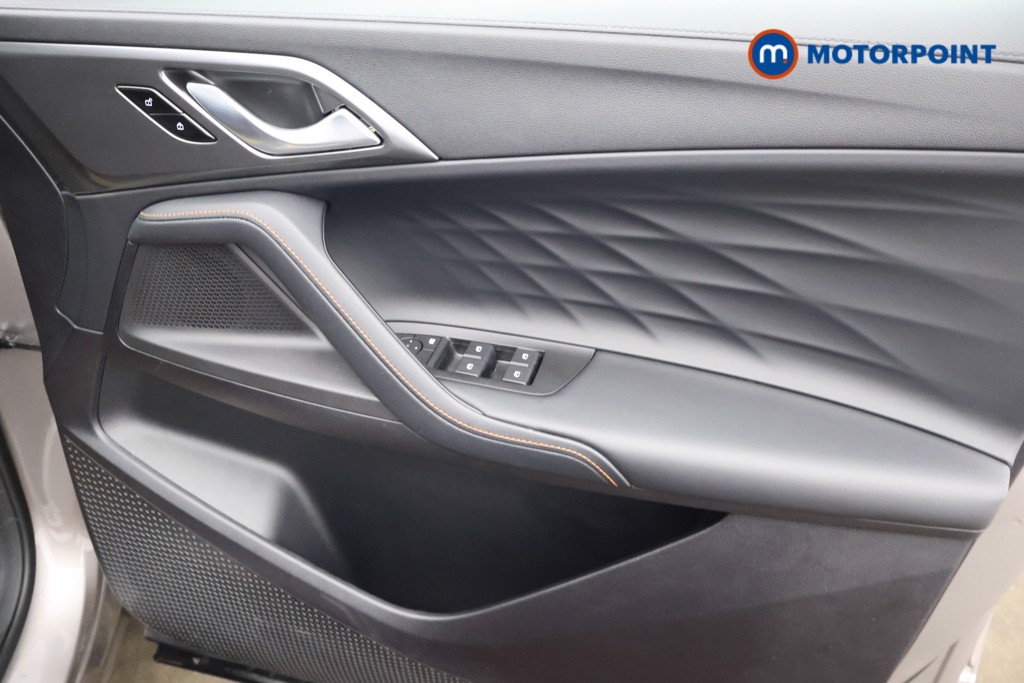 Mg Motor Uk HS SE Automatic Petrol-Electric Hybrid SUV - Stock Number (1623063) - 10th supplementary image